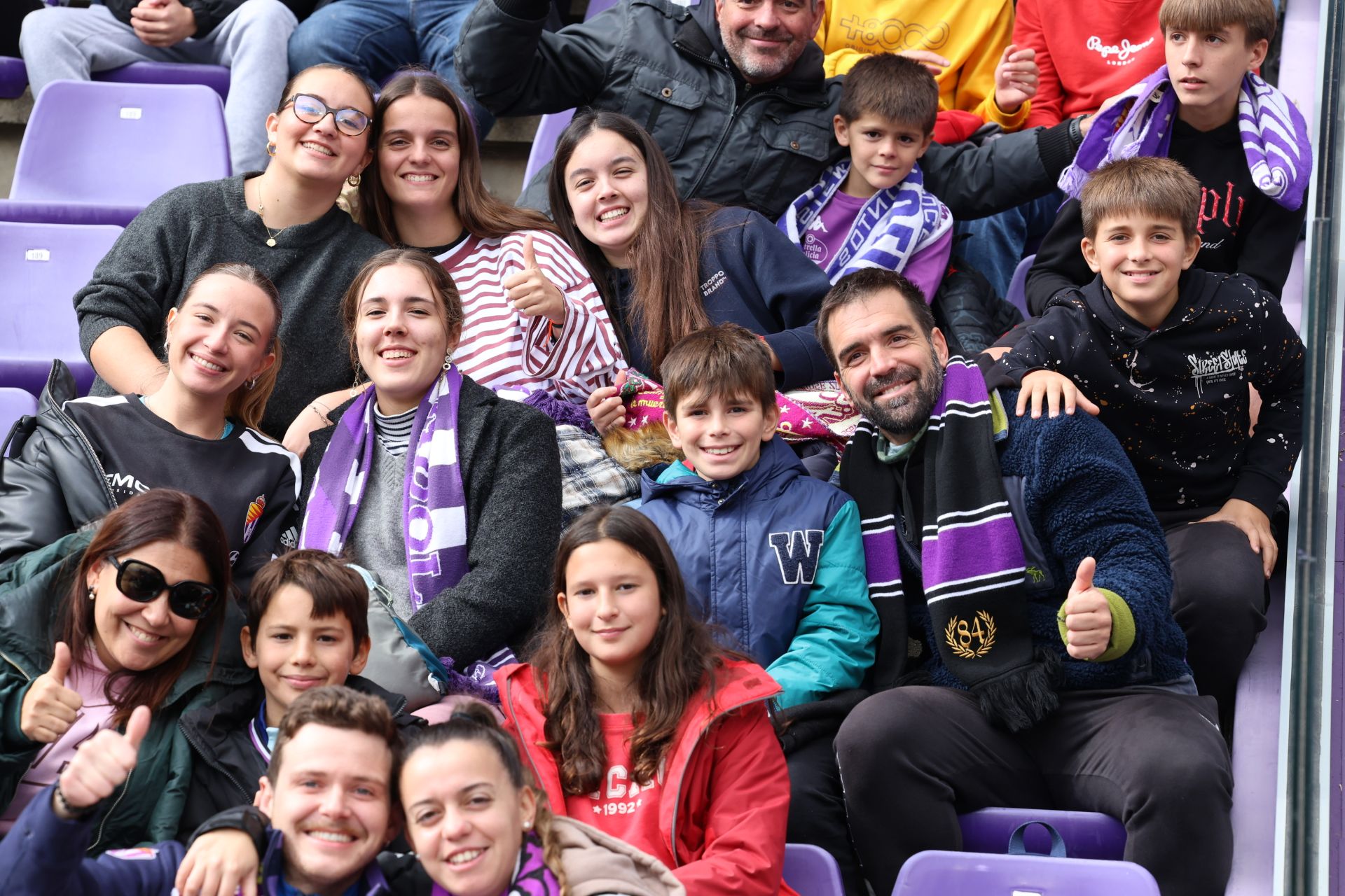 Búscate en la grada del estadio José Zorrilla (1/4)