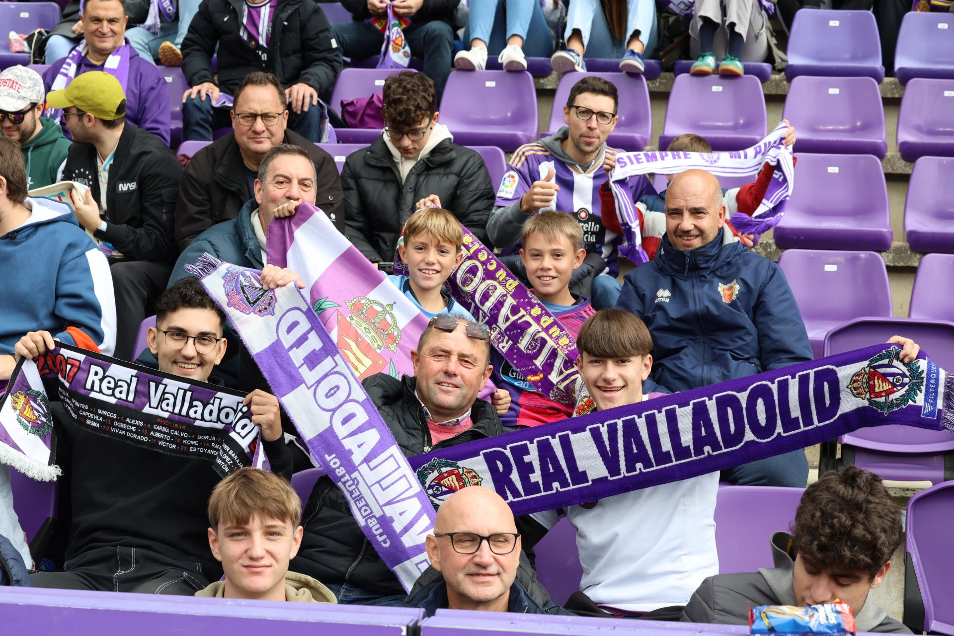 Búscate en la grada del estadio José Zorrilla (2/4)