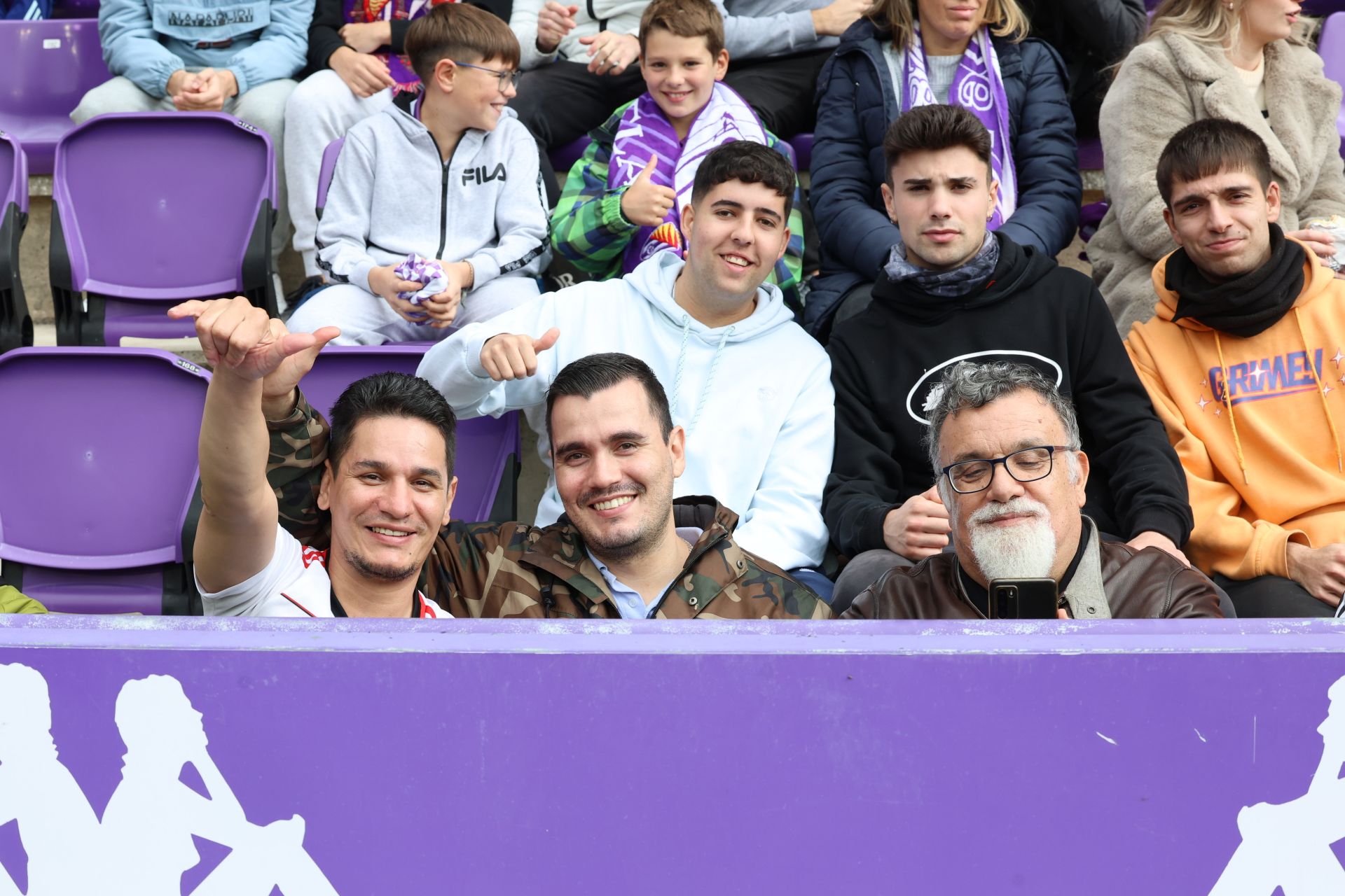 Búscate en la grada del estadio José Zorrilla (2/4)