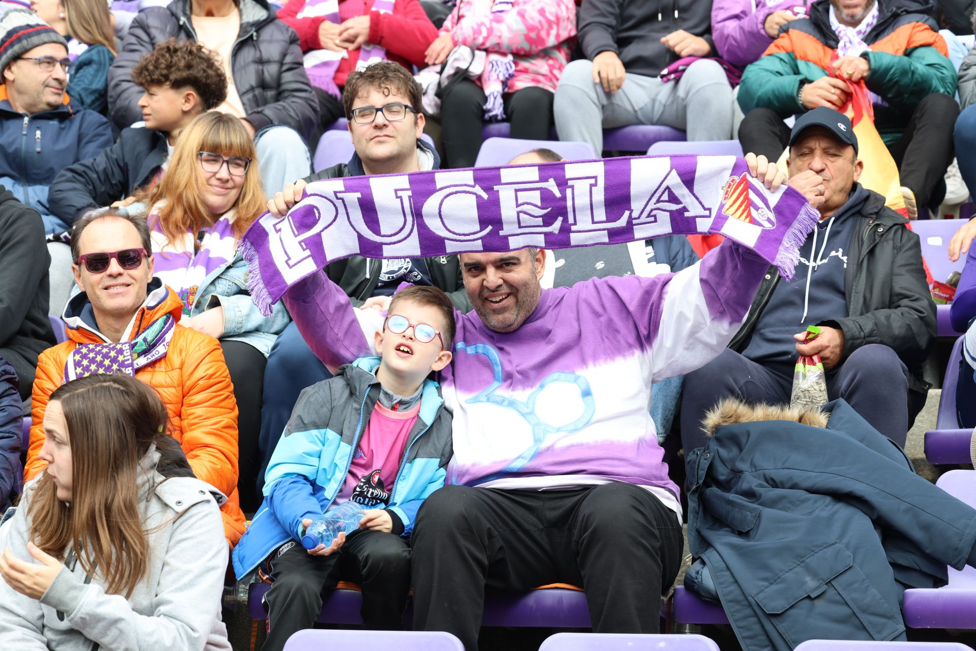 Búscate en la grada del estadio José Zorrilla (2/4)