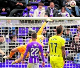 Una de las múltiples paradas de Hein ante el Villarreal.