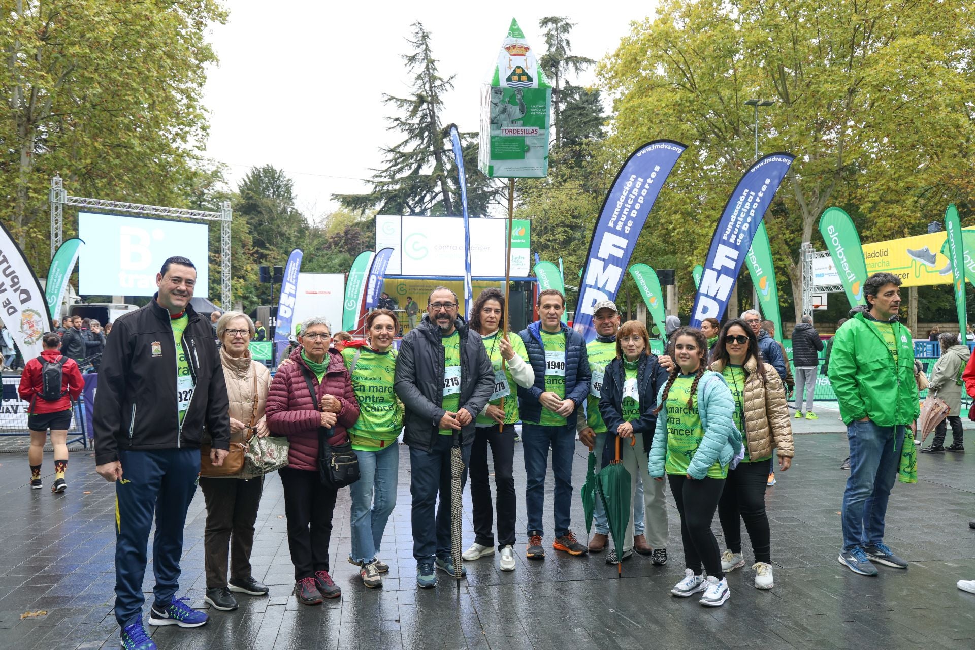 Ambiente previo a la Marcha Contra el Cáncer en Valladolid