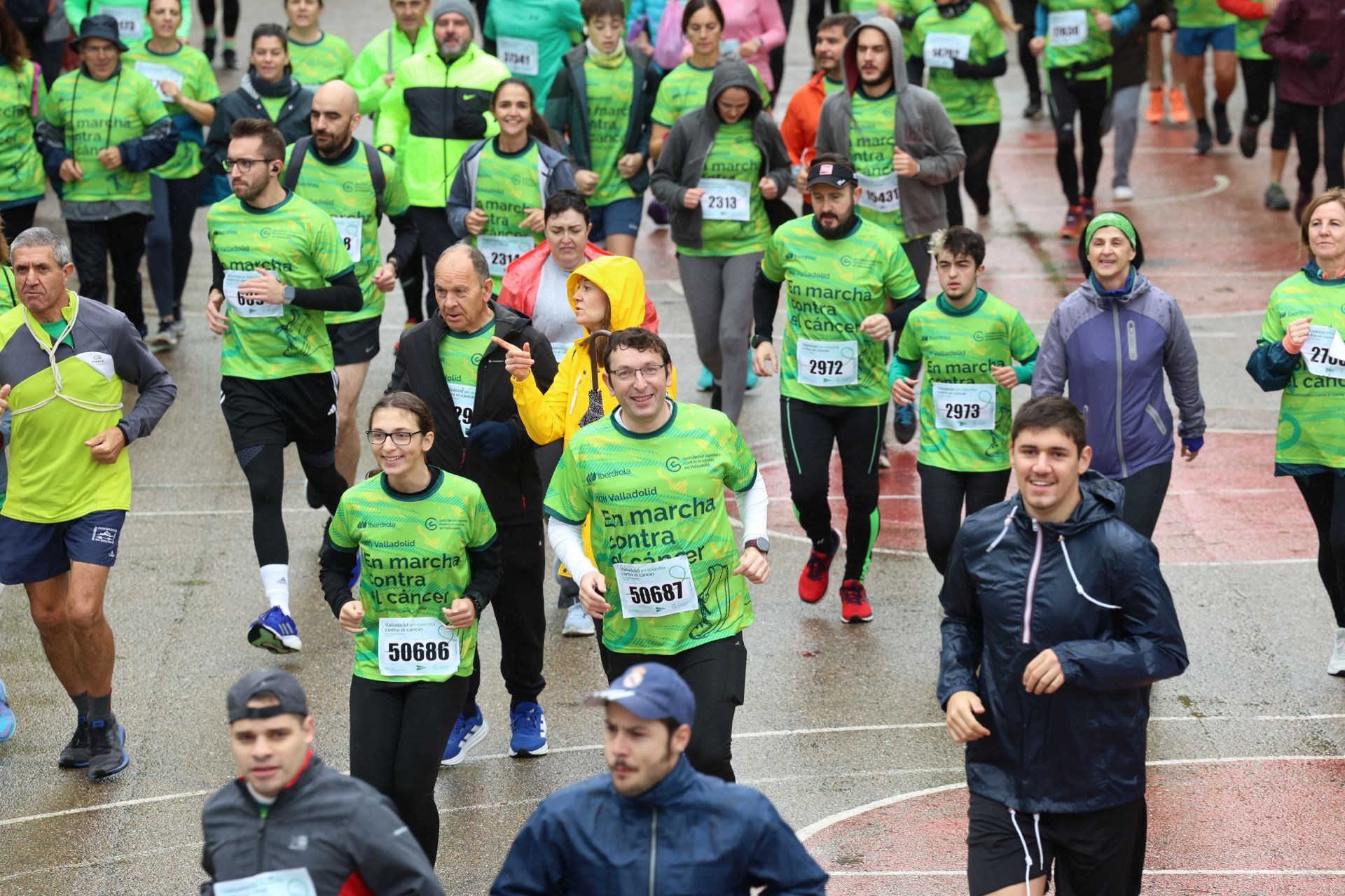 Todas las imágenes de la XIII Marcha contra el cáncer en Valladolid (3/3)