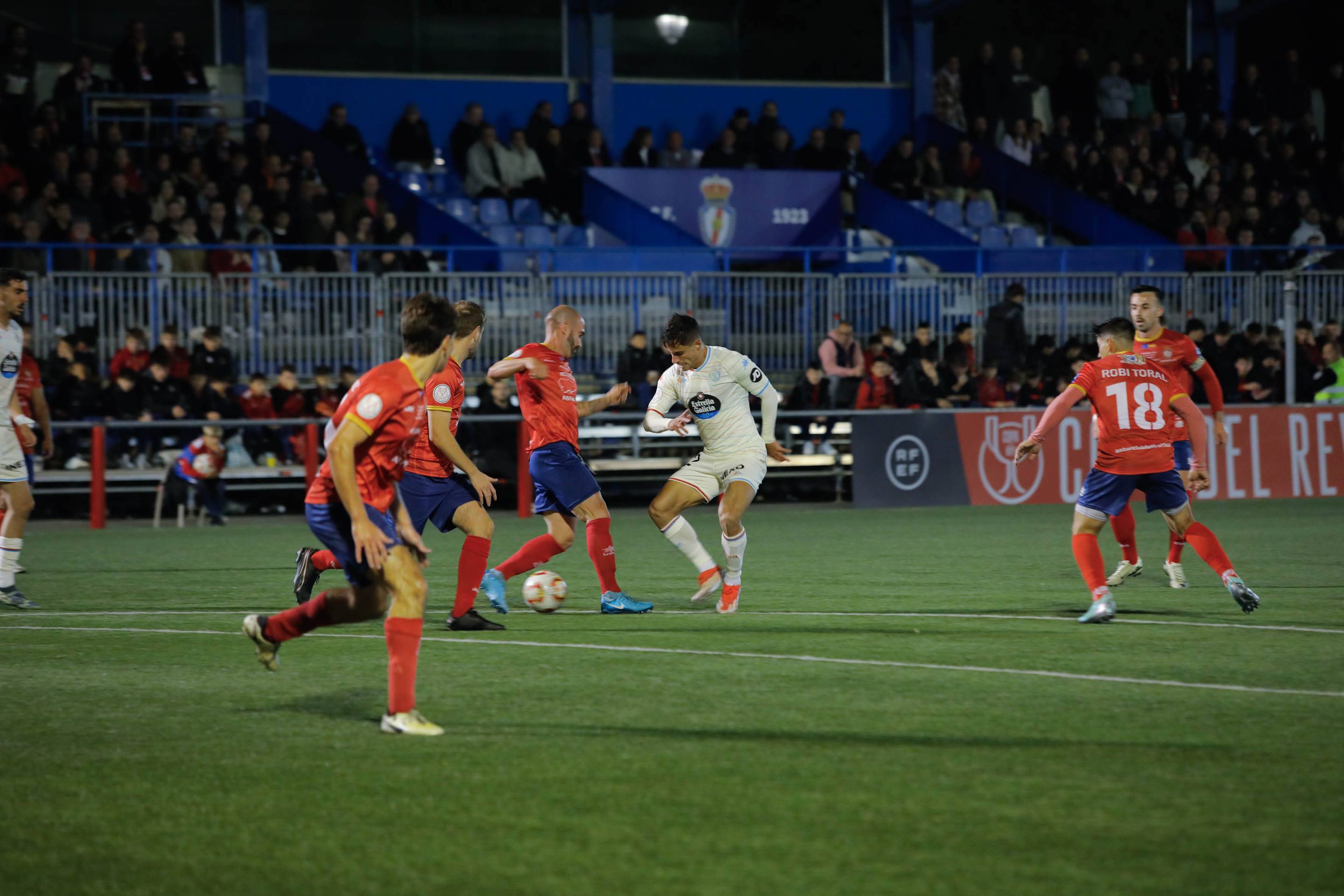 El estreno copero del Real Valladolid en Oviedo, en imágenes