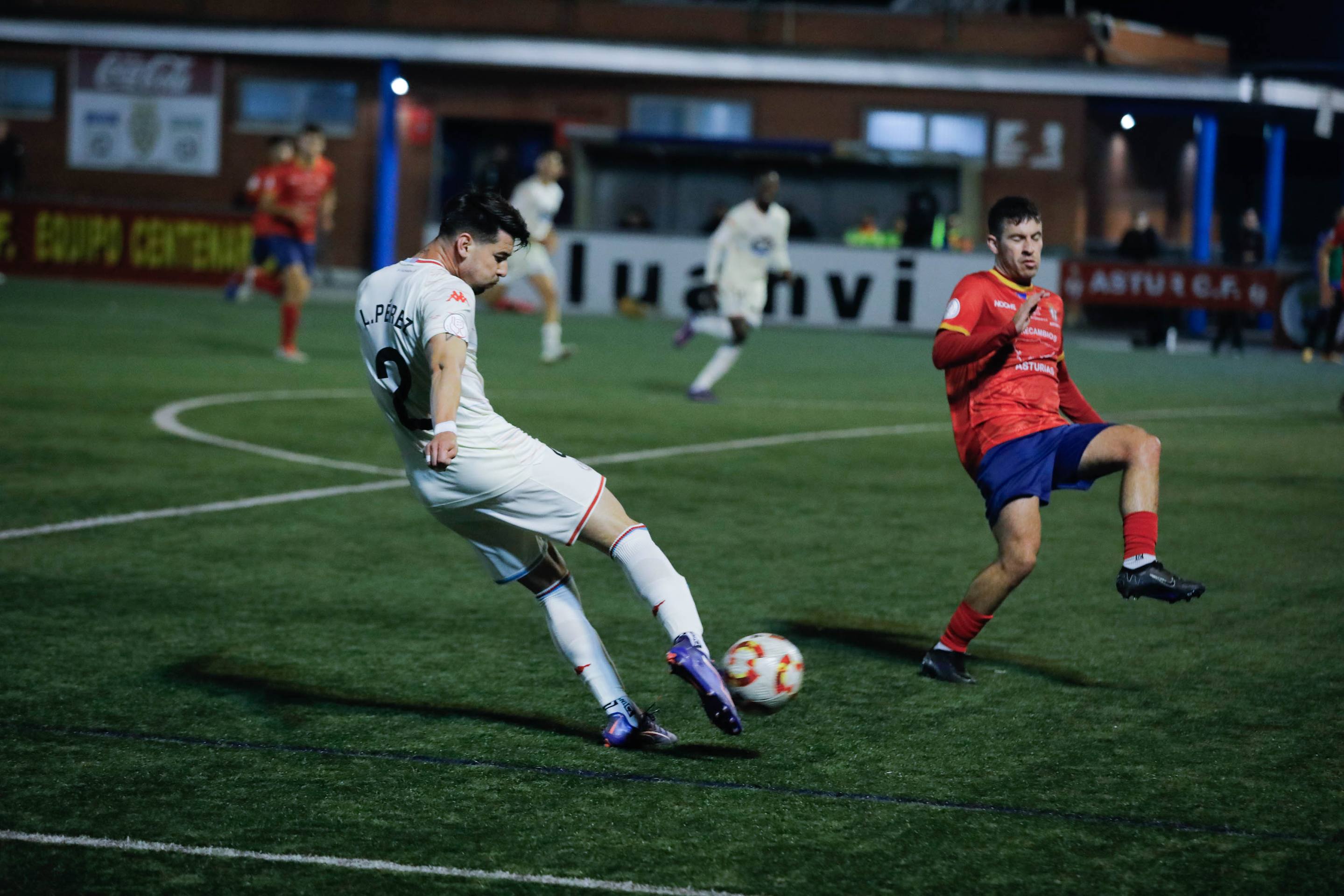 El estreno copero del Real Valladolid en Oviedo, en imágenes