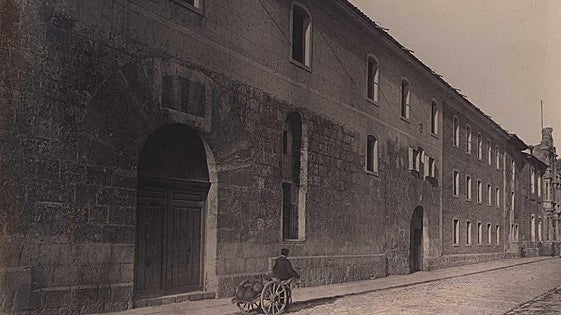 El colegio jesuita convertido en Cuartel de Infantería en Valladolid