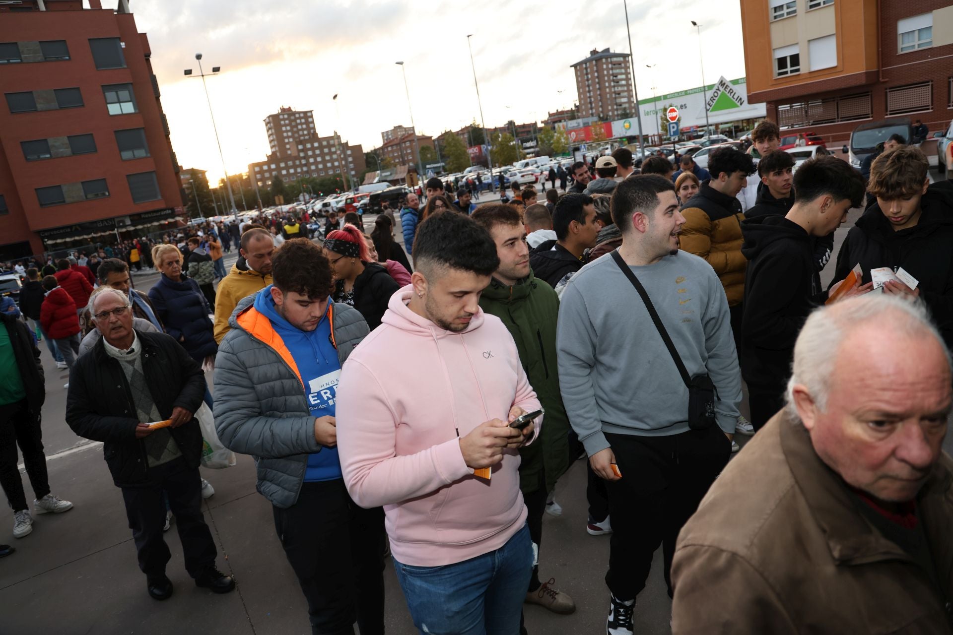 El público abarrota La Balastera con la Copa del Rey