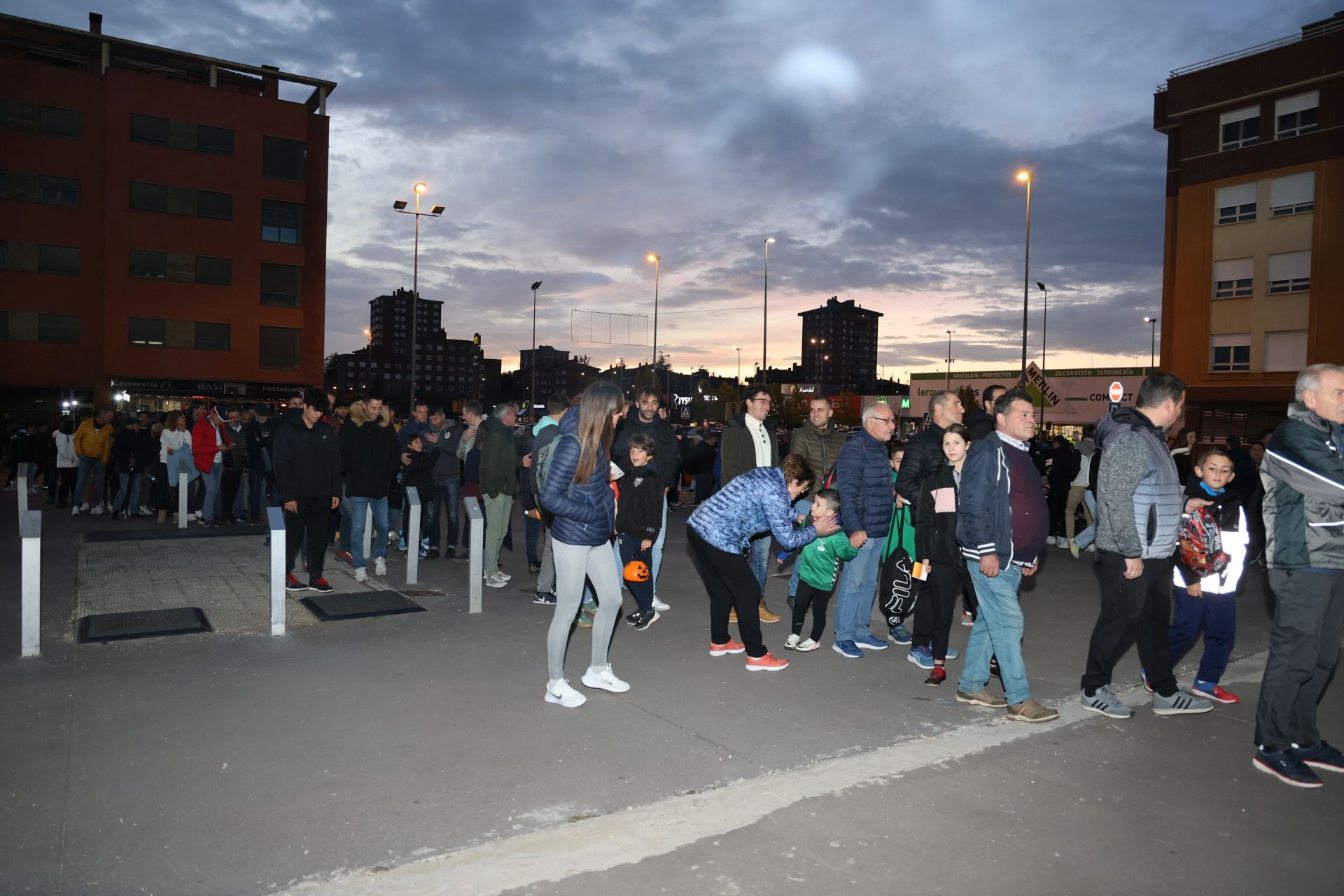 El público abarrota La Balastera con la Copa del Rey