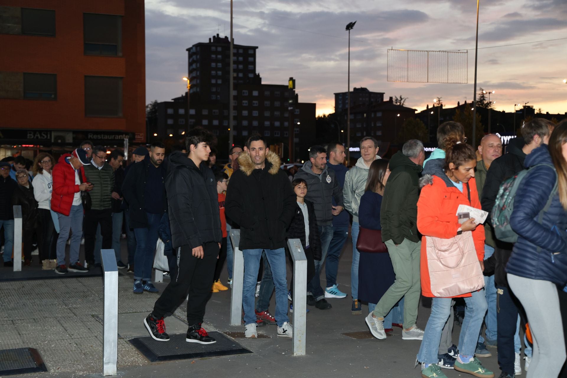 El público abarrota La Balastera con la Copa del Rey