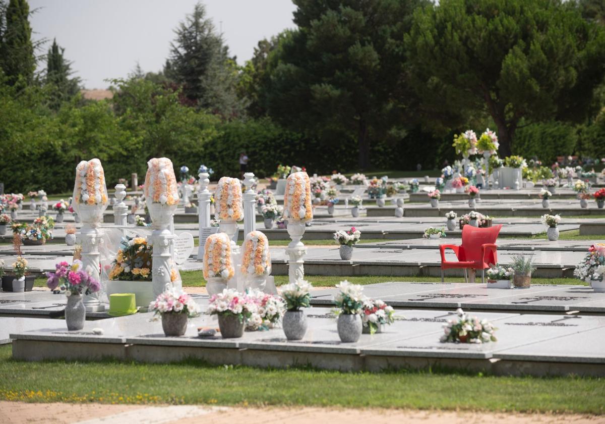 Cementerio de Las Contiendas, el pasado mes de julio, durante las obras de ampliación.