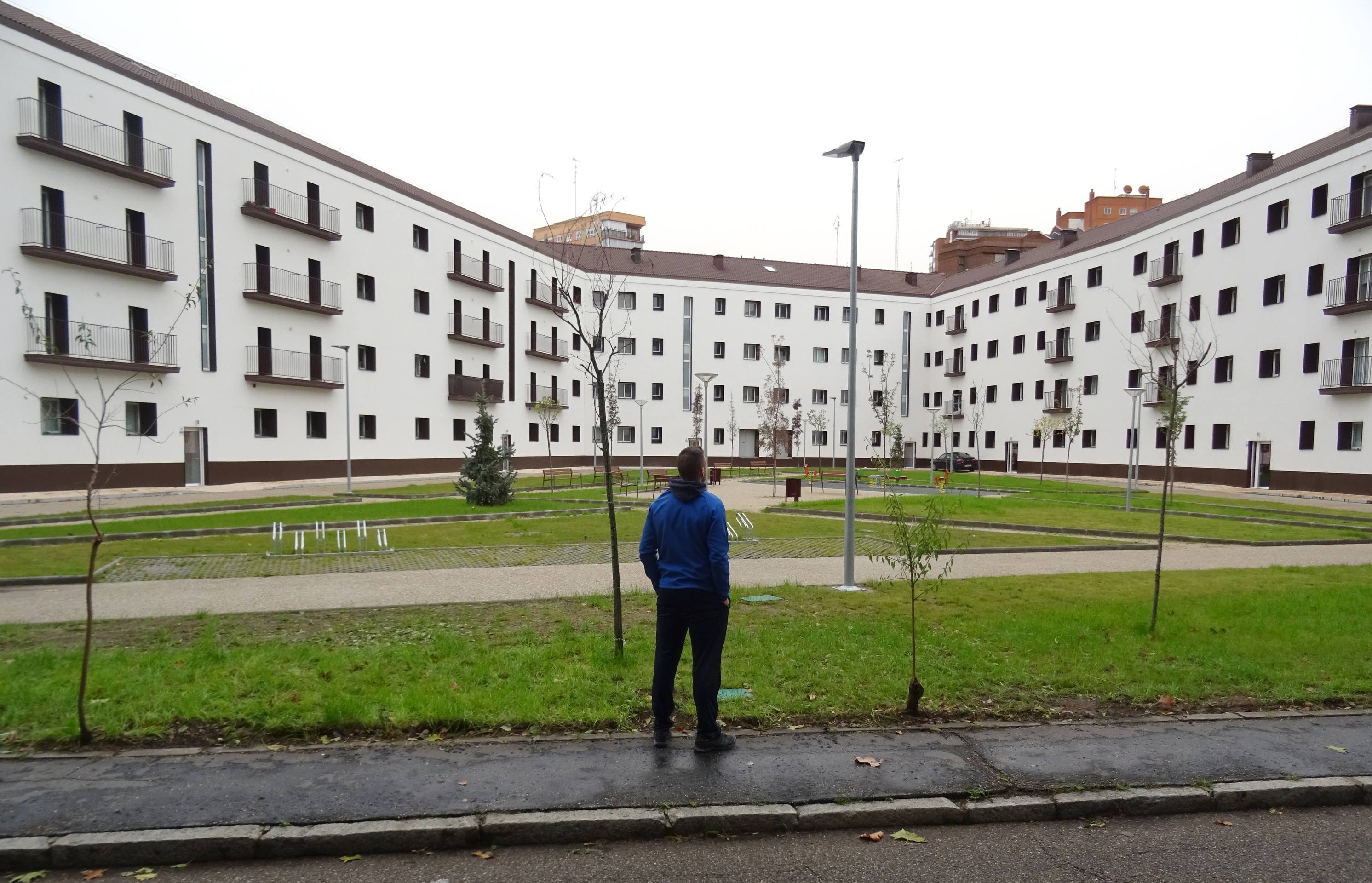 Así luce la nueva Plaza del coronel Manuel López Muñoz sin la valla del antiguo cuartel