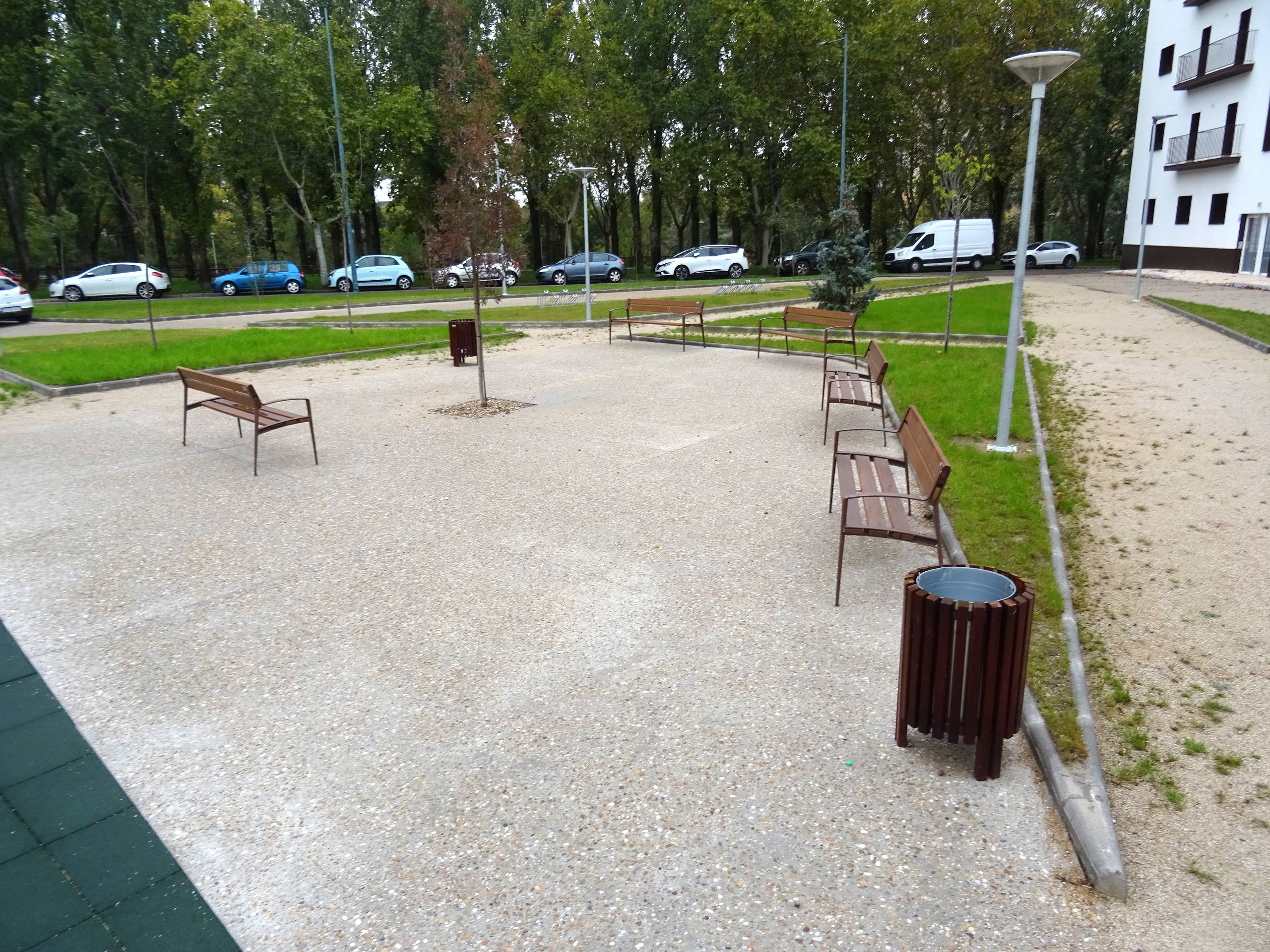 Así luce la nueva Plaza del coronel Manuel López Muñoz sin la valla del antiguo cuartel