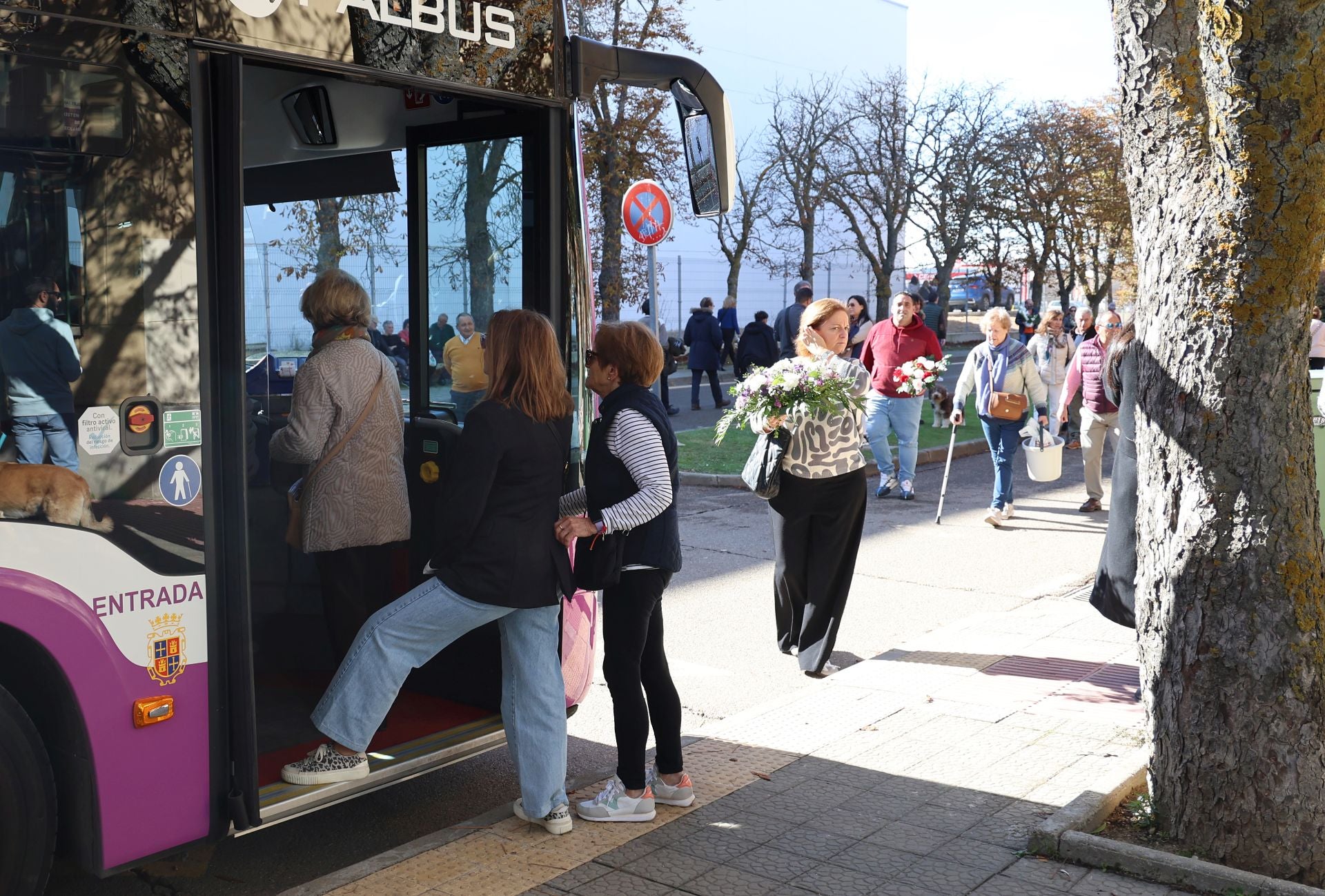 Palencia recuerda a sus difuntos