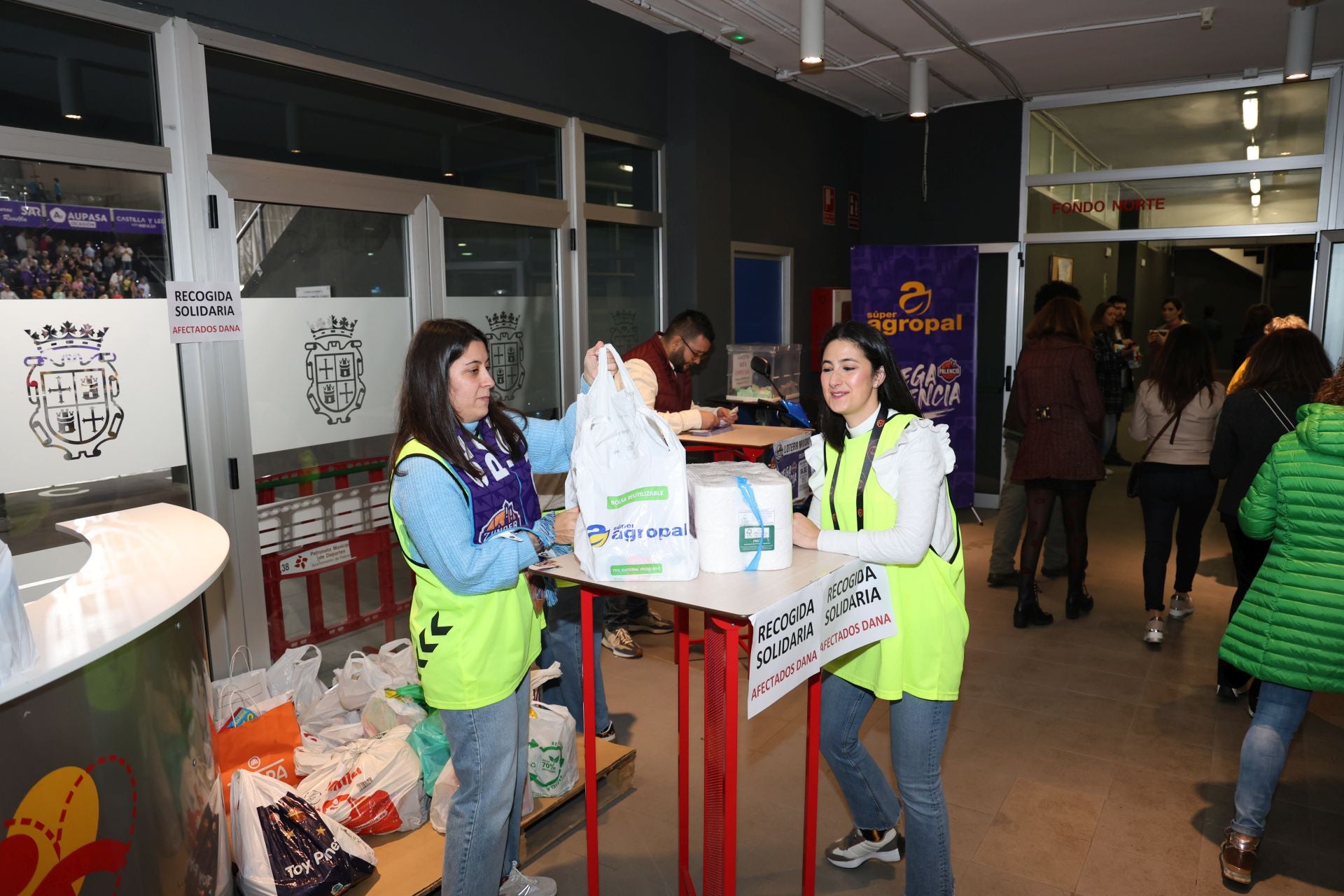 Búscate en las gradas del Súper Agropal Palencia-HLA Alicante