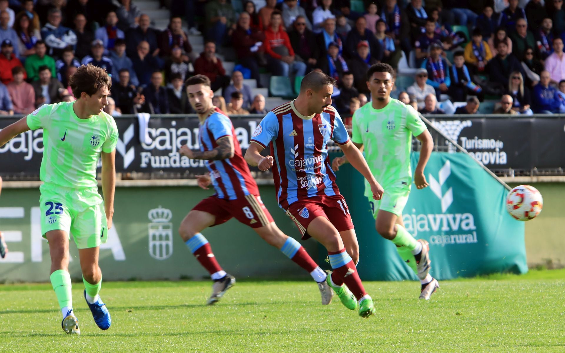 Fotos del empate de la Segoviana ante el Barcelona B