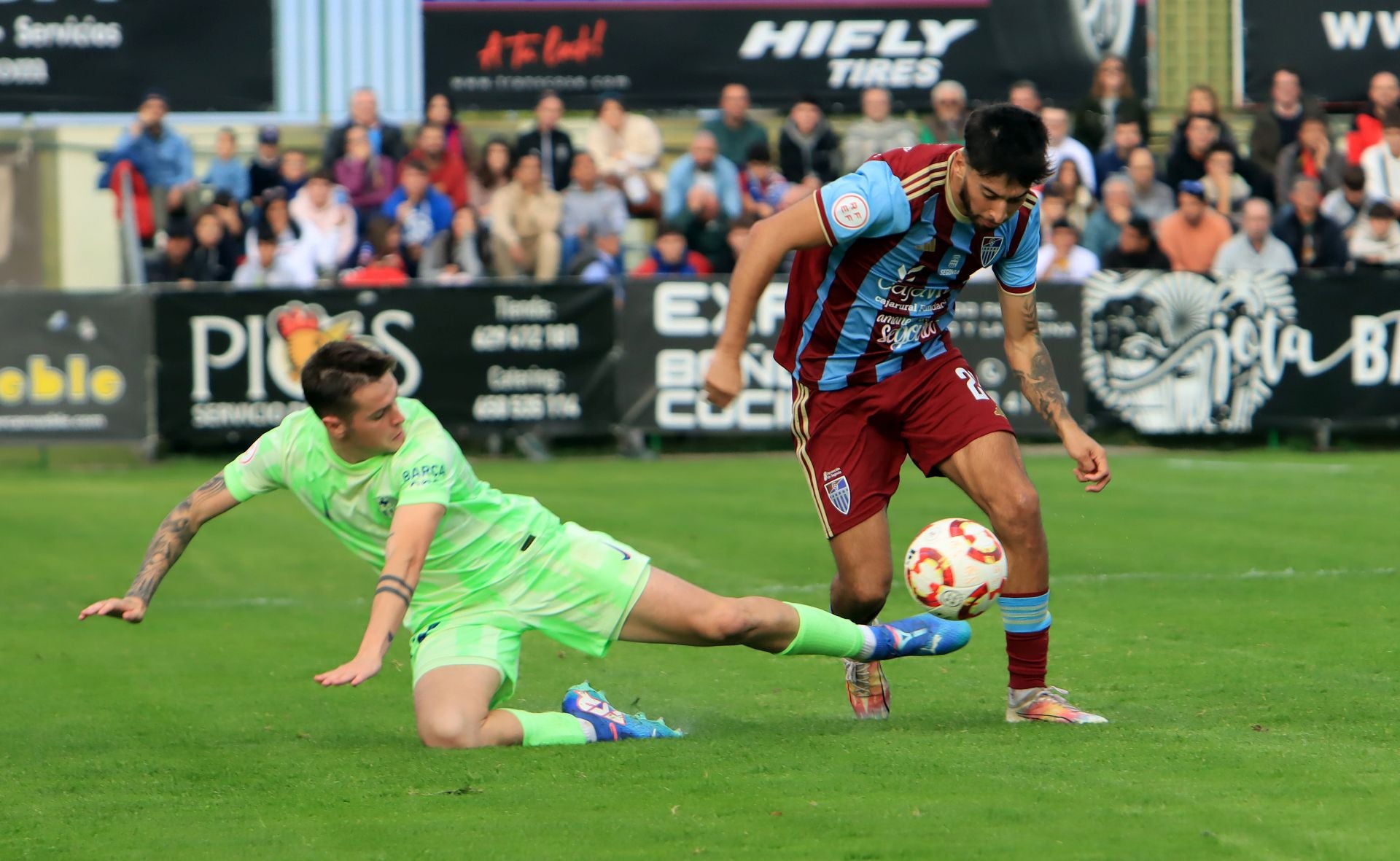 Fotos del empate de la Segoviana ante el Barcelona B