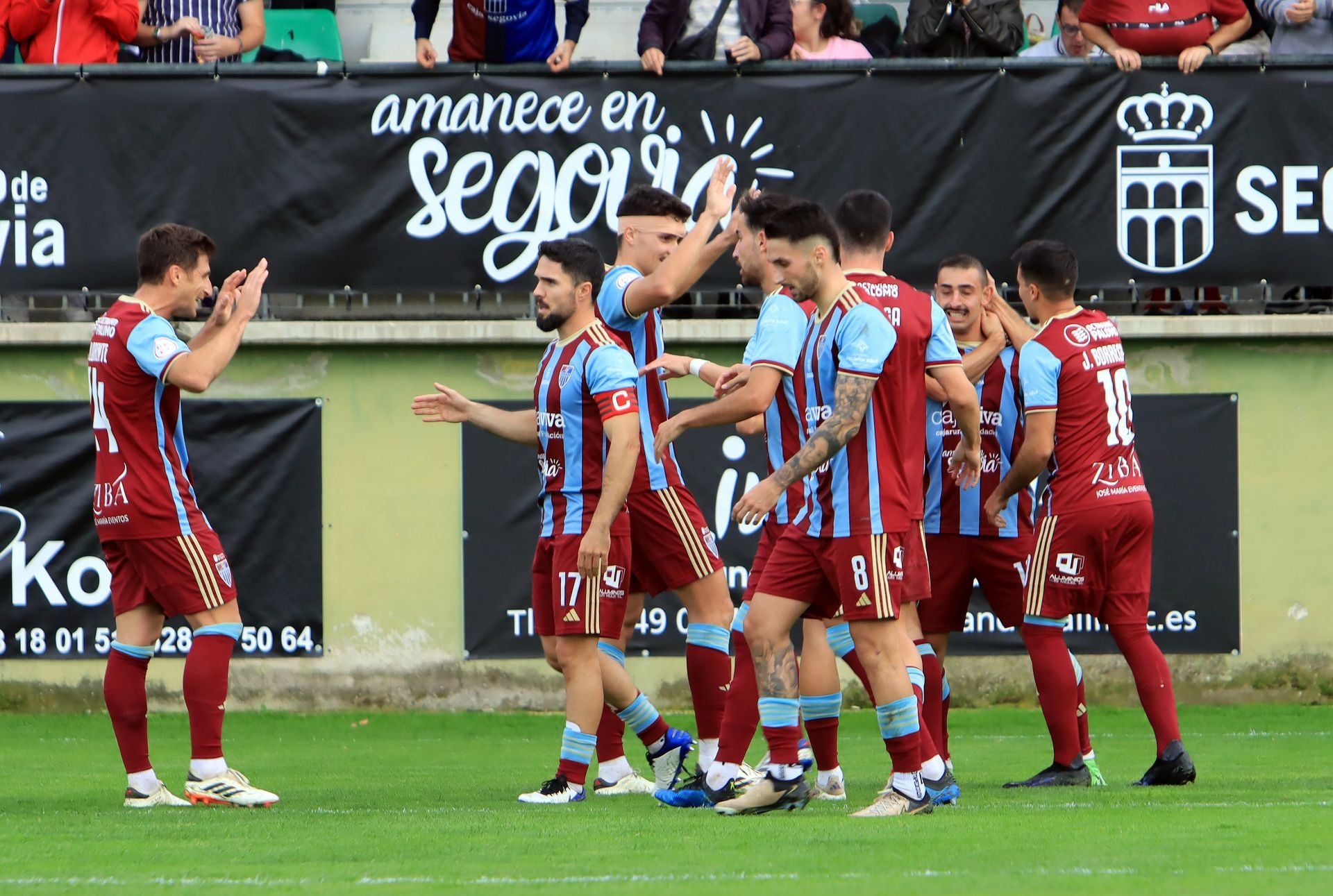 Fotos del empate de la Segoviana ante el Barcelona B