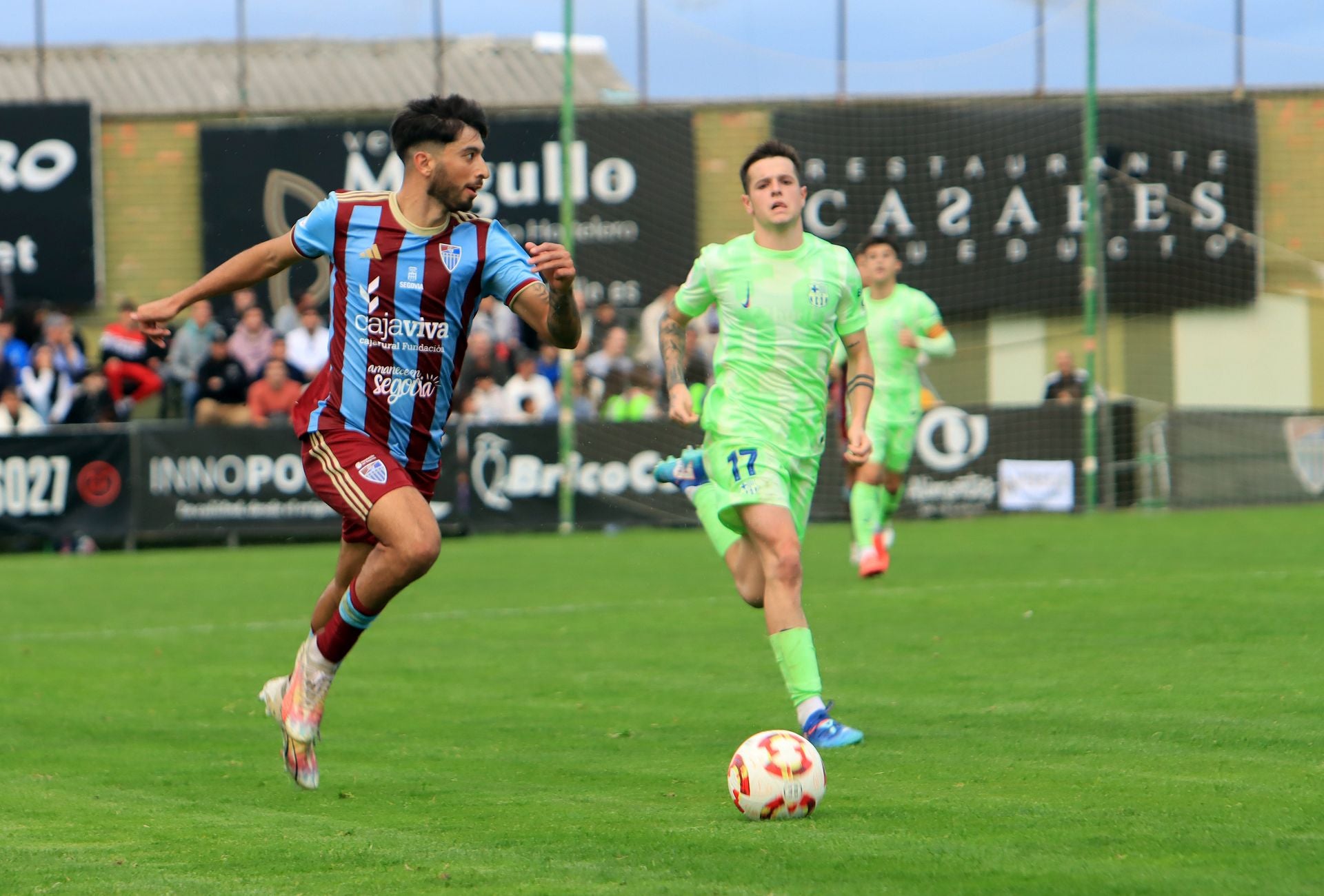 Fotos del empate de la Segoviana ante el Barcelona B