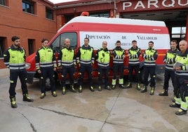 Los diez efectivos de los Bomberos de la Diputación de Valladolid que participan en la segunda misión de ayuda desplegada en la zona de Valencia afectada por la DANA.