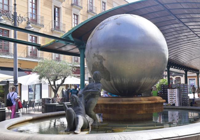 La fuente de los Niños, en la Plaza España de Valladolid.