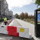 El empalme del carril bici de Moreras con la Rosaleda desvía a ciclistas y peatones