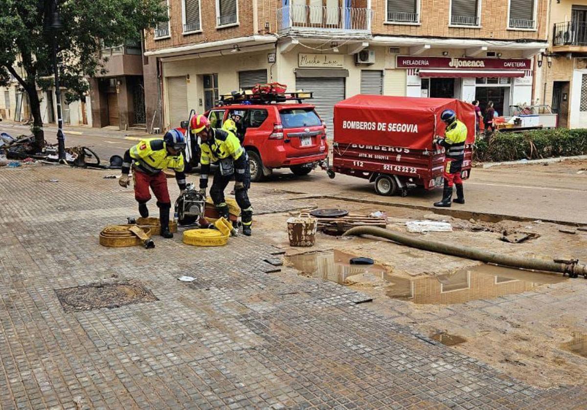 Los efectivos segovianos, este lunes en Aldaia.