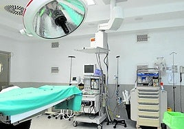 Sala de quirófano en el Hospital General de Segovia.