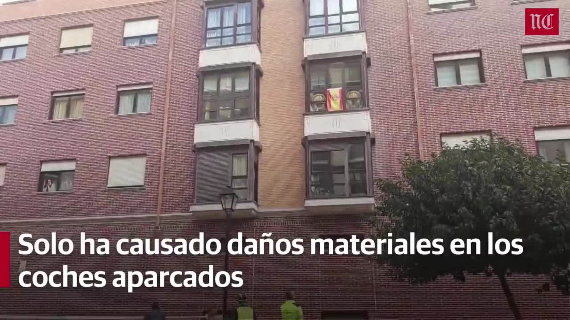 Caen varios metros de fachada de un edificio en Laguna de Duero