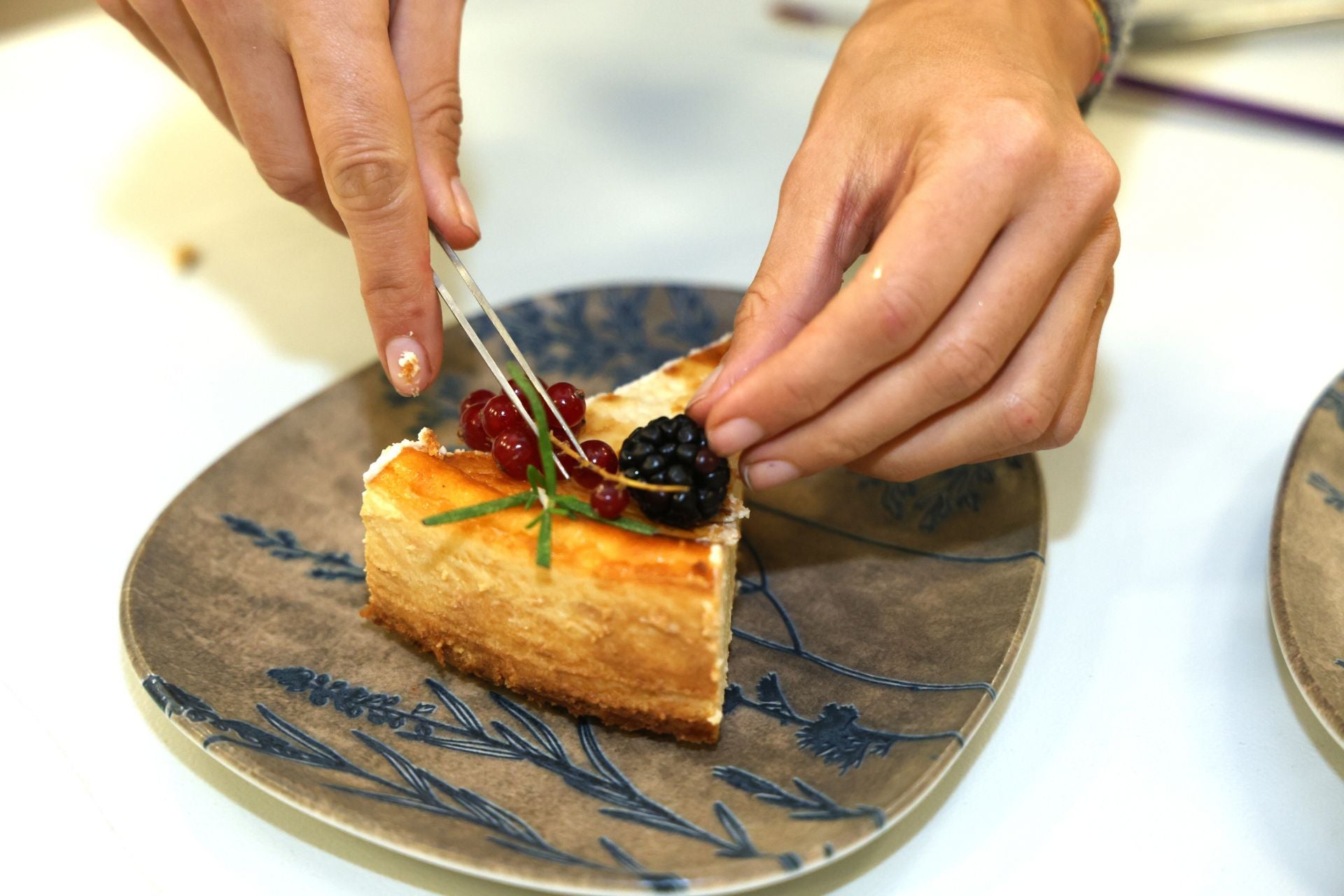 Imagen principal - Valladolid busca la mejor tarta de queso entre 43 establecimientos