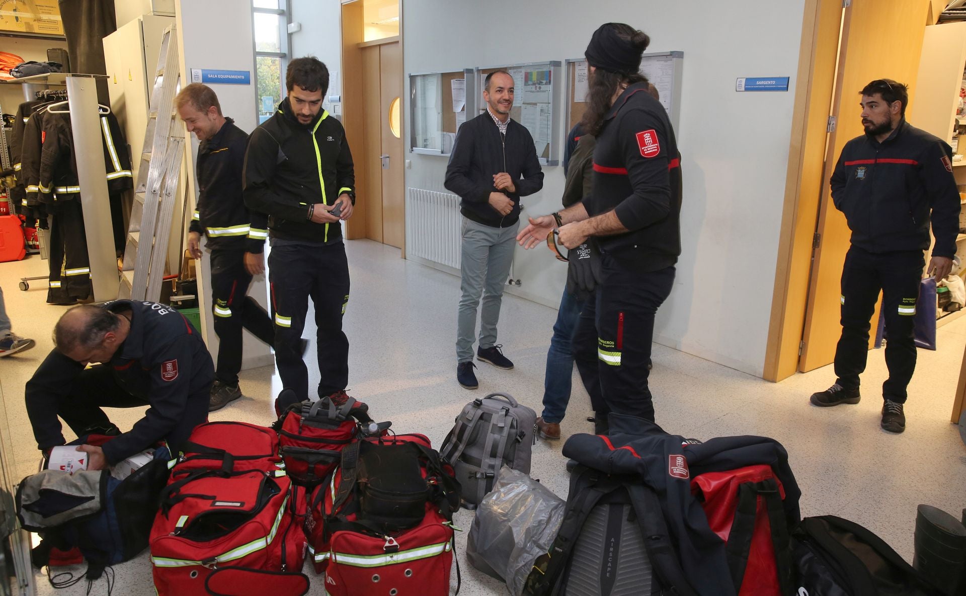 Un nuevo equipo de bomberos de Segovia parte para Valencia