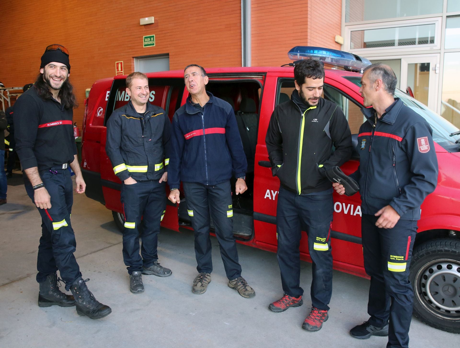 Un nuevo equipo de bomberos de Segovia parte para Valencia