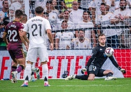 Hein realiza una buena intervención durante el partido frente al Real Madrid.