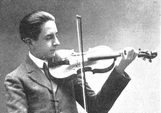 El violinista Carlos Sedano en una fotografía de 1919, con motivo del Premio Sarasate.