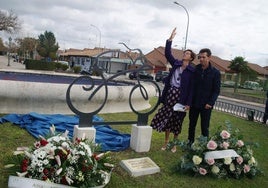 Juan Carlos y Yolanda, los padres de Estela, este sábado en Íscar.