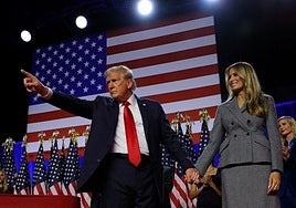 Donald Trump, junto a su esposa Melania.