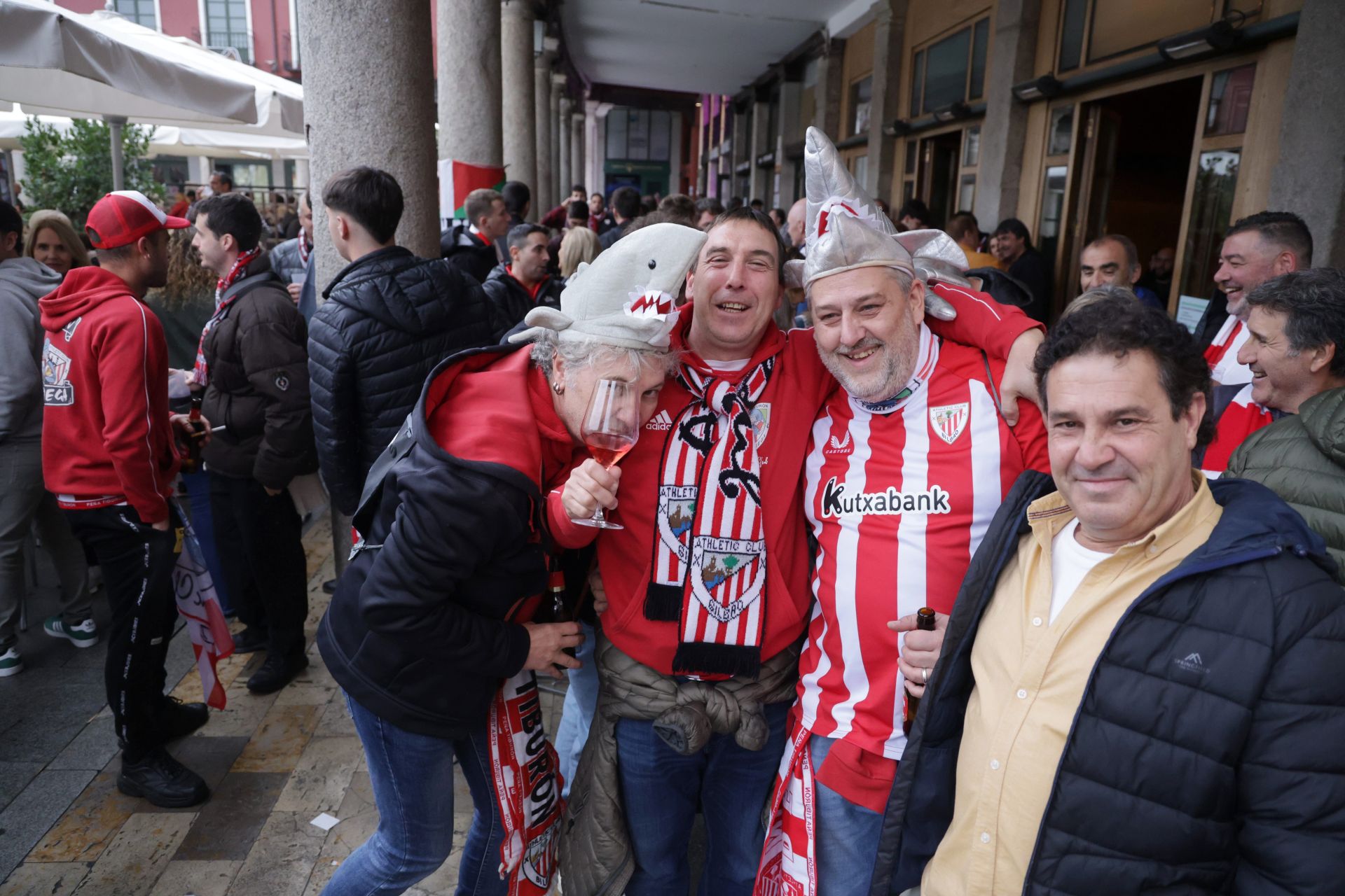 Los aficionados del Athletic de Bilbao disfrutan del ambiente vallisoletano