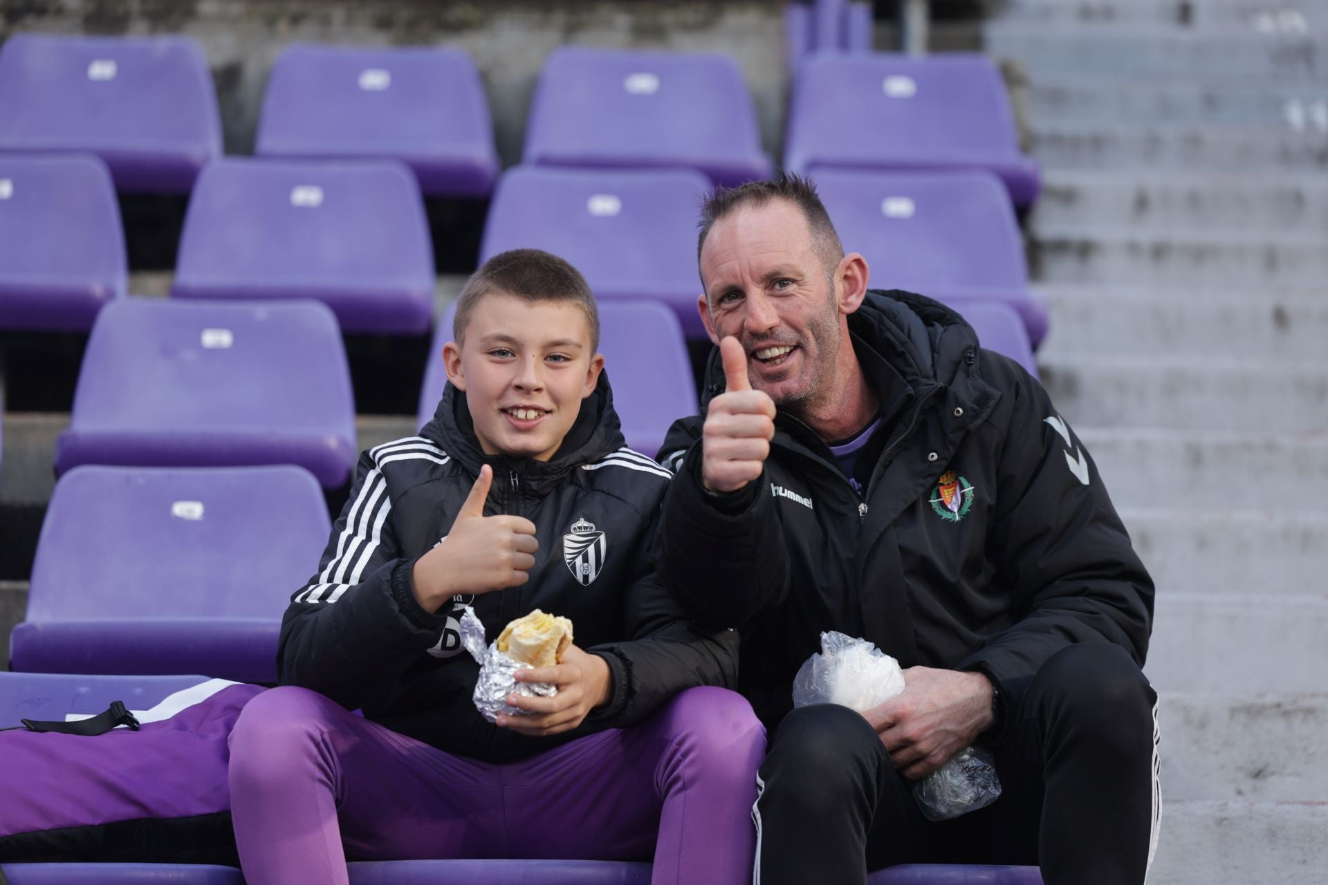 Búscate en la grada del estadio José Zorrilla (1/4)