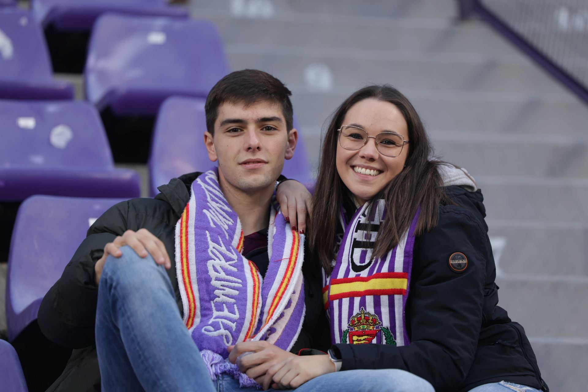 Búscate en la grada del estadio José Zorrilla (1/4)