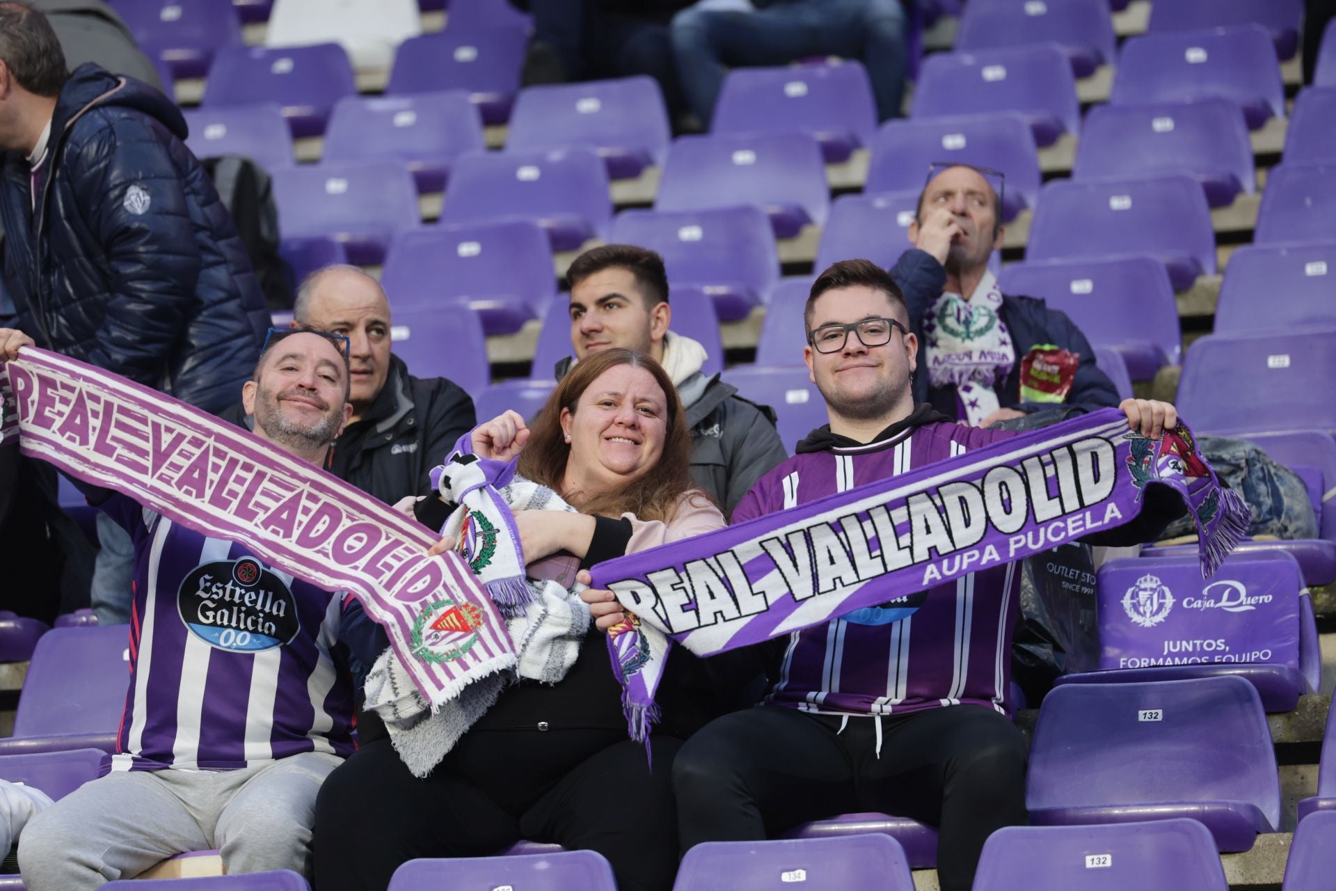 Búscate en la grada del estadio José Zorrilla (2/4)