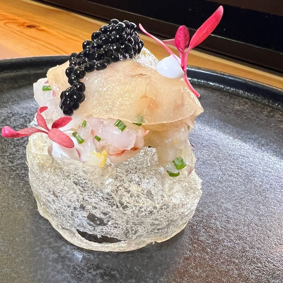 Alberto Novo presentará de La Tapoteca de Murcia una vistosa creación con este 'Pan de Cristal y Tartar de Gamba'