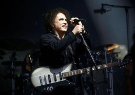 Robert Smith, líder de The Cure, en un concierto de este año.