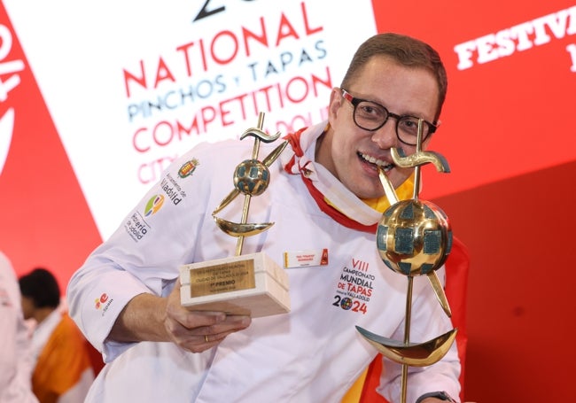 Campeón Mundial con su 'Pucela Roll' durante el VIII Campeonato Mundial de Tapas.