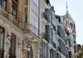 Viviendas de lujo en la Acera de Recoletos, una de las calles más caras de Valladolid capital.