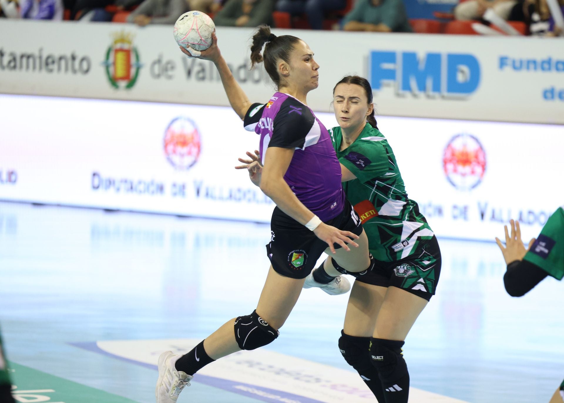 Las imágenes del partido del Aula en la de la EHF European Cup