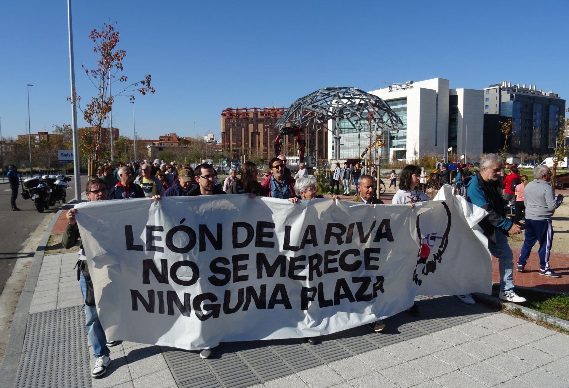 Las imágenes de la manifestación en contra de la plaza León de la Riva