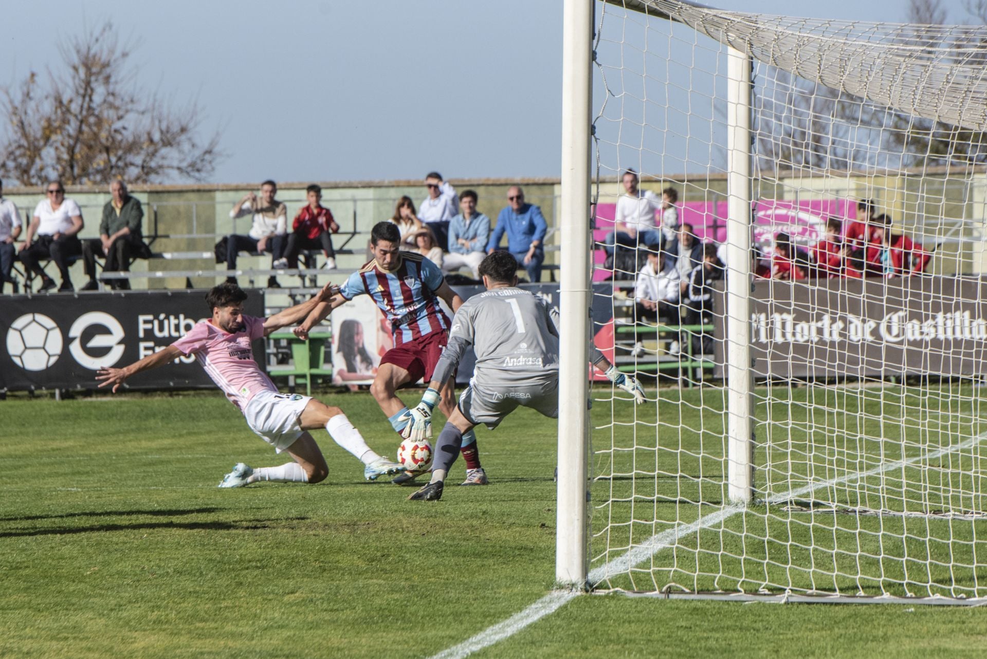 Fotos del partido entre la Segoviana y el Sestao