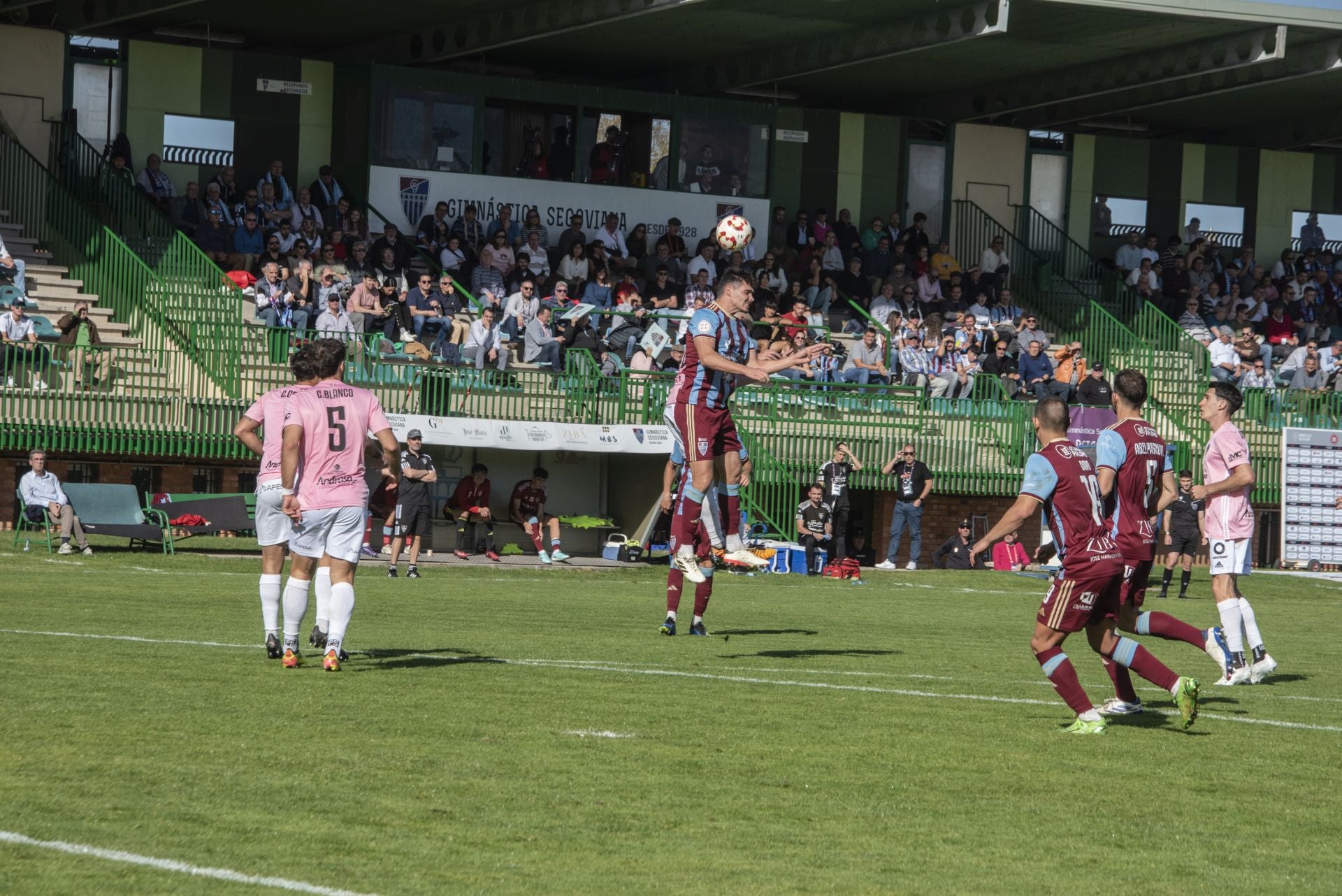 Fotos del partido entre la Segoviana y el Sestao