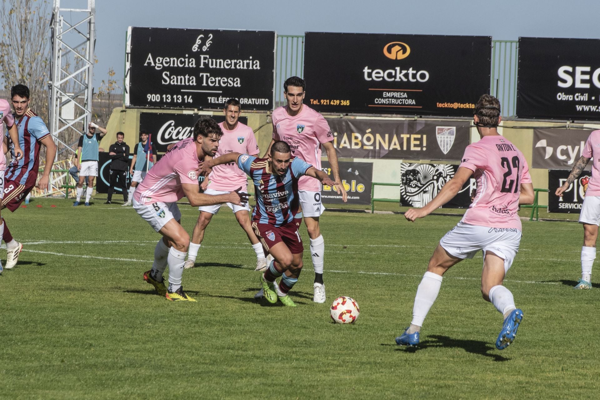 Fotos del partido entre la Segoviana y el Sestao