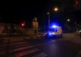 Ambulancia de noche en Salamanca.