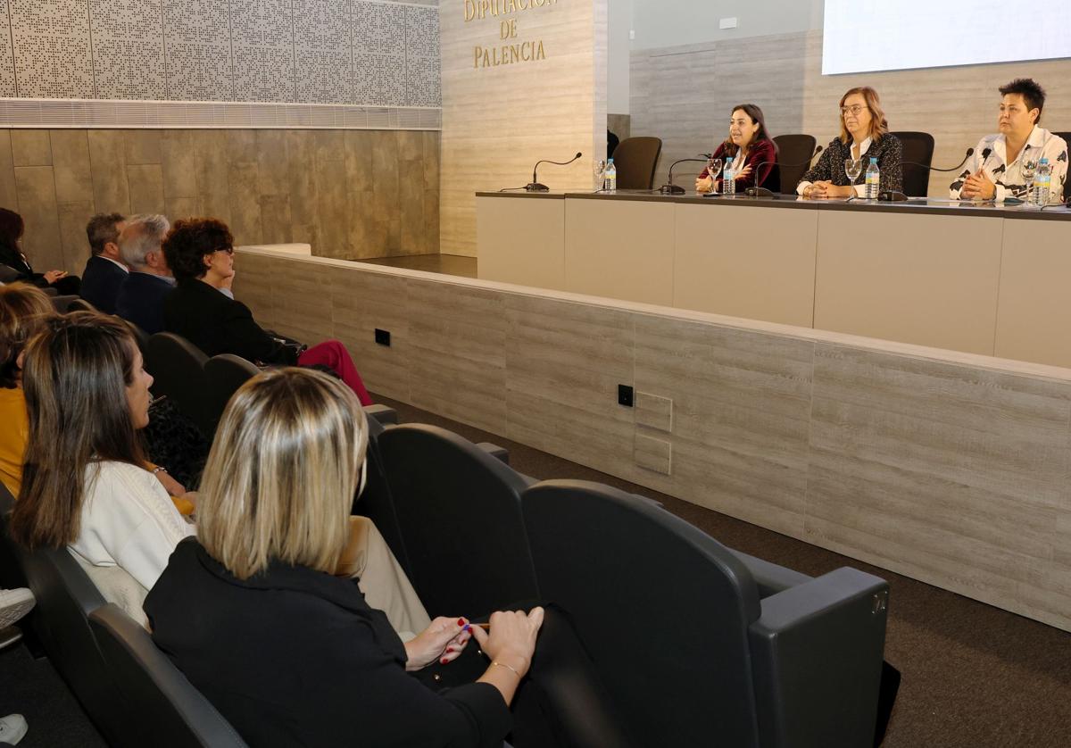 Foro de Mujeres Empresarias Palentinas en el Centro Cultural Provincial.